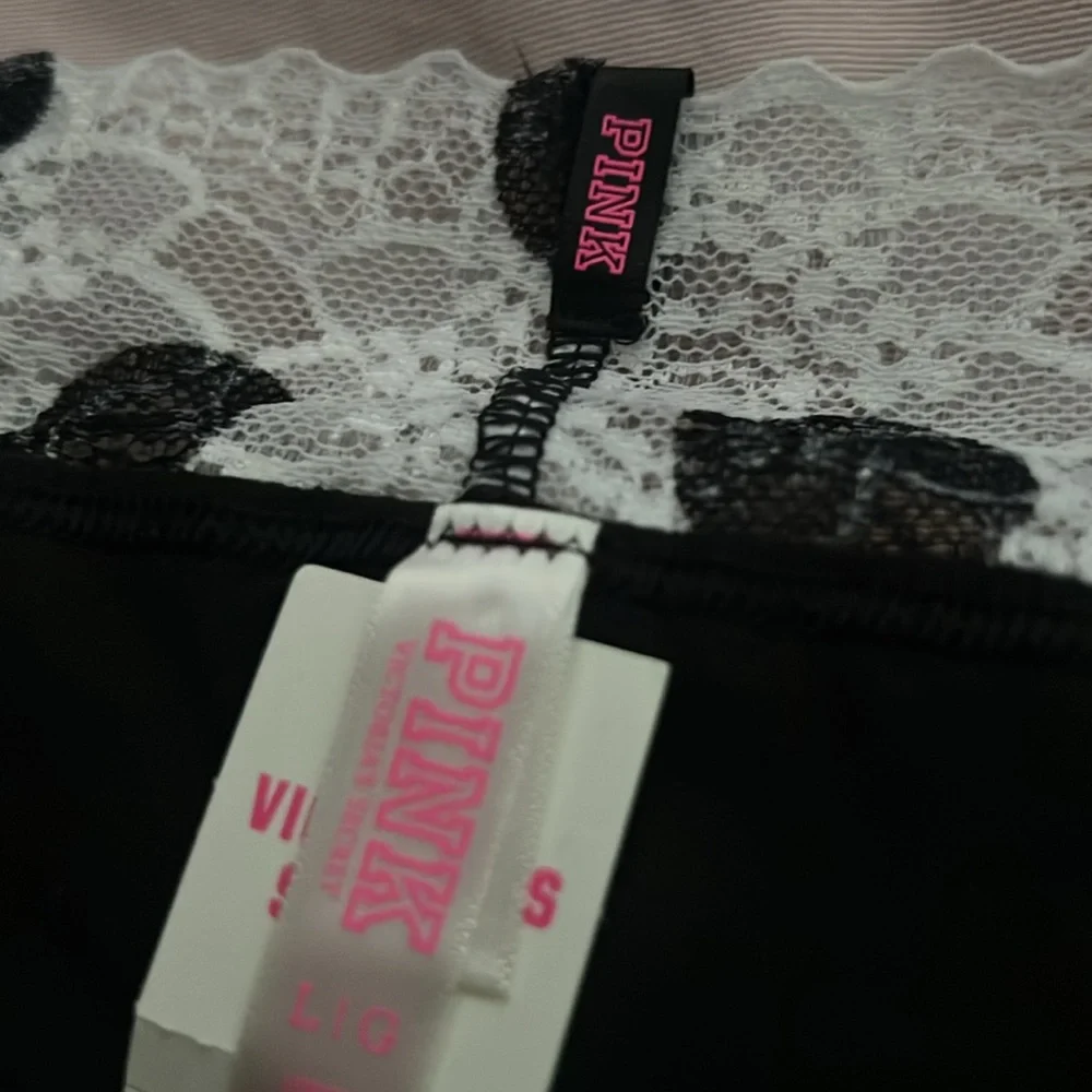 VS PINK Holiday What the Elf Boyshort